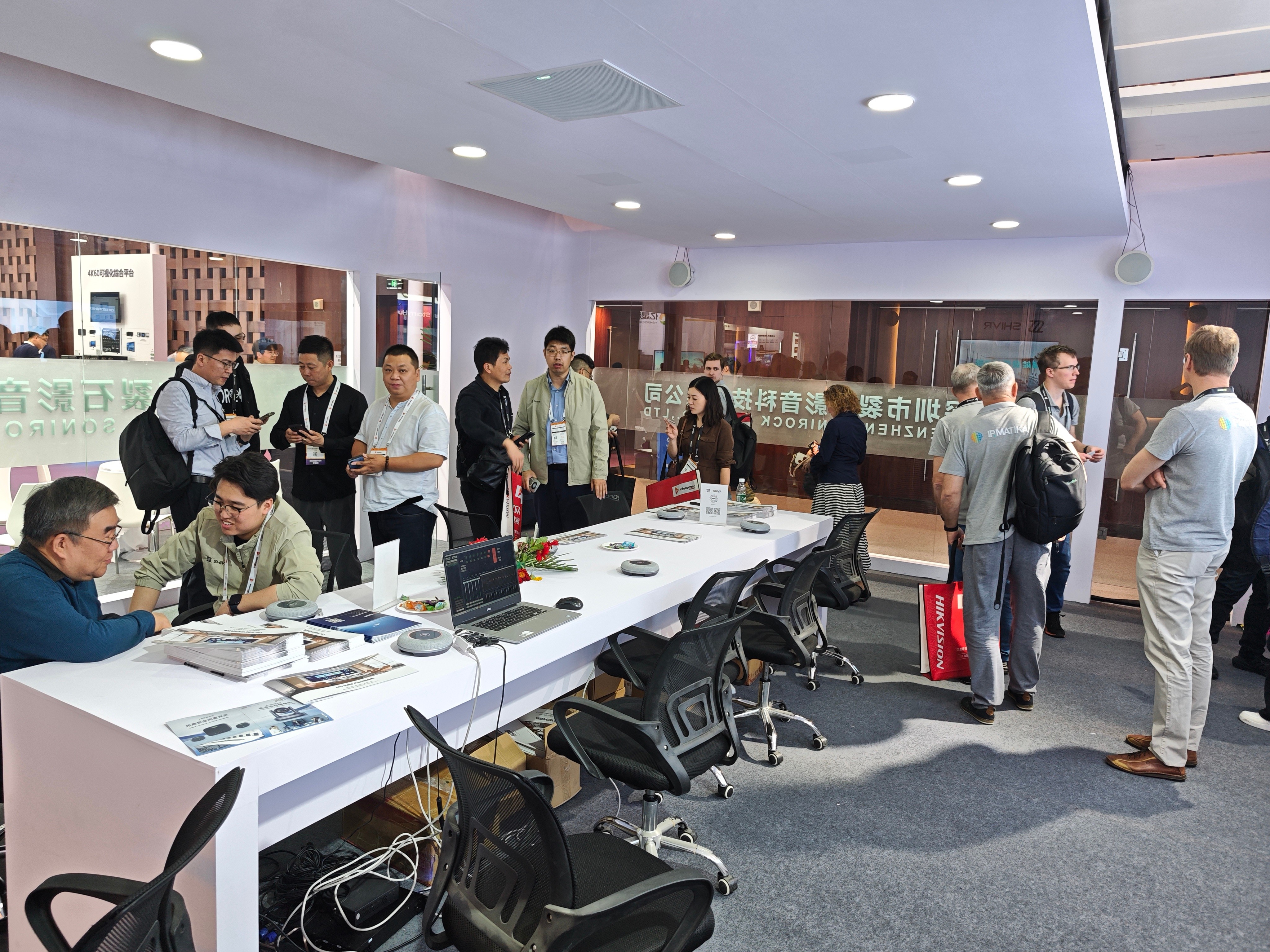 The first day was fully booked! SHIVR sound reinforcement technology amazed Beijing InfoComm China 2025, and domestic and foreign customers vied to experience it!